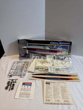 Vintage Monogram Dazzlement Offshore Power Boat Plastic Model Kit Open Box
